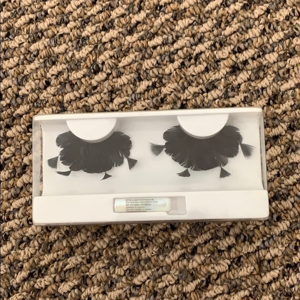 Lashes - Picture 2 of 2